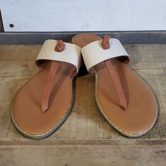 SEVEN7 Navo Stone Cream Thong Sandals Size 9 - Picture 2 of 11